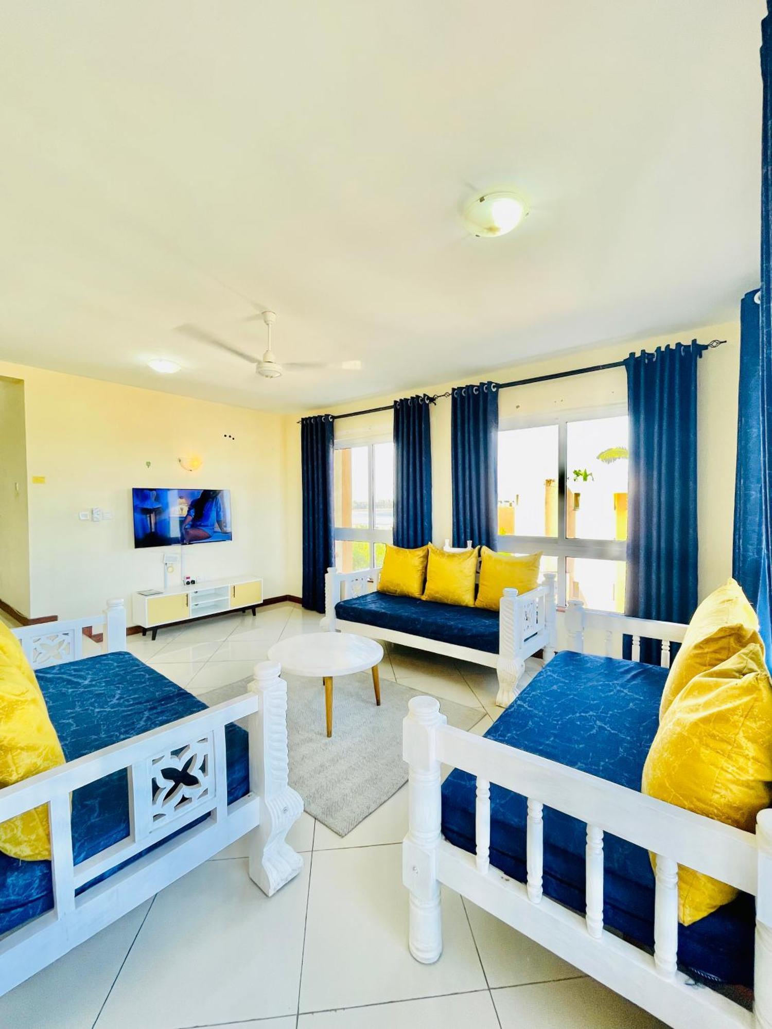 Bed and Breakfast Elna'S Nyali - Work & Unwind - Pool, Sea Views, Ac & Fast Wi-Fi Момбаса Екстер'єр фото