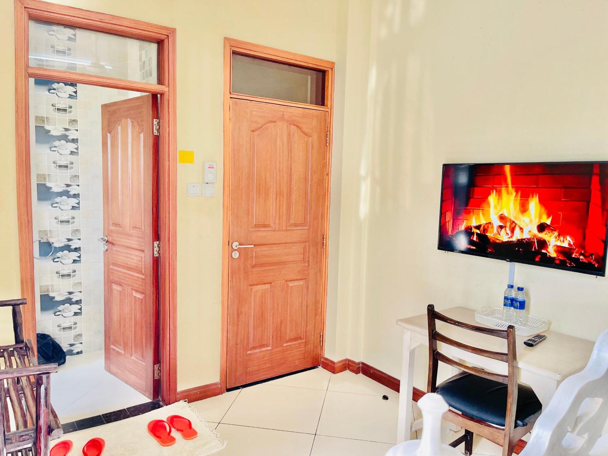 Bed and Breakfast Elna'S Nyali - Work & Unwind - Pool, Sea Views, Ac & Fast Wi-Fi Момбаса Екстер'єр фото