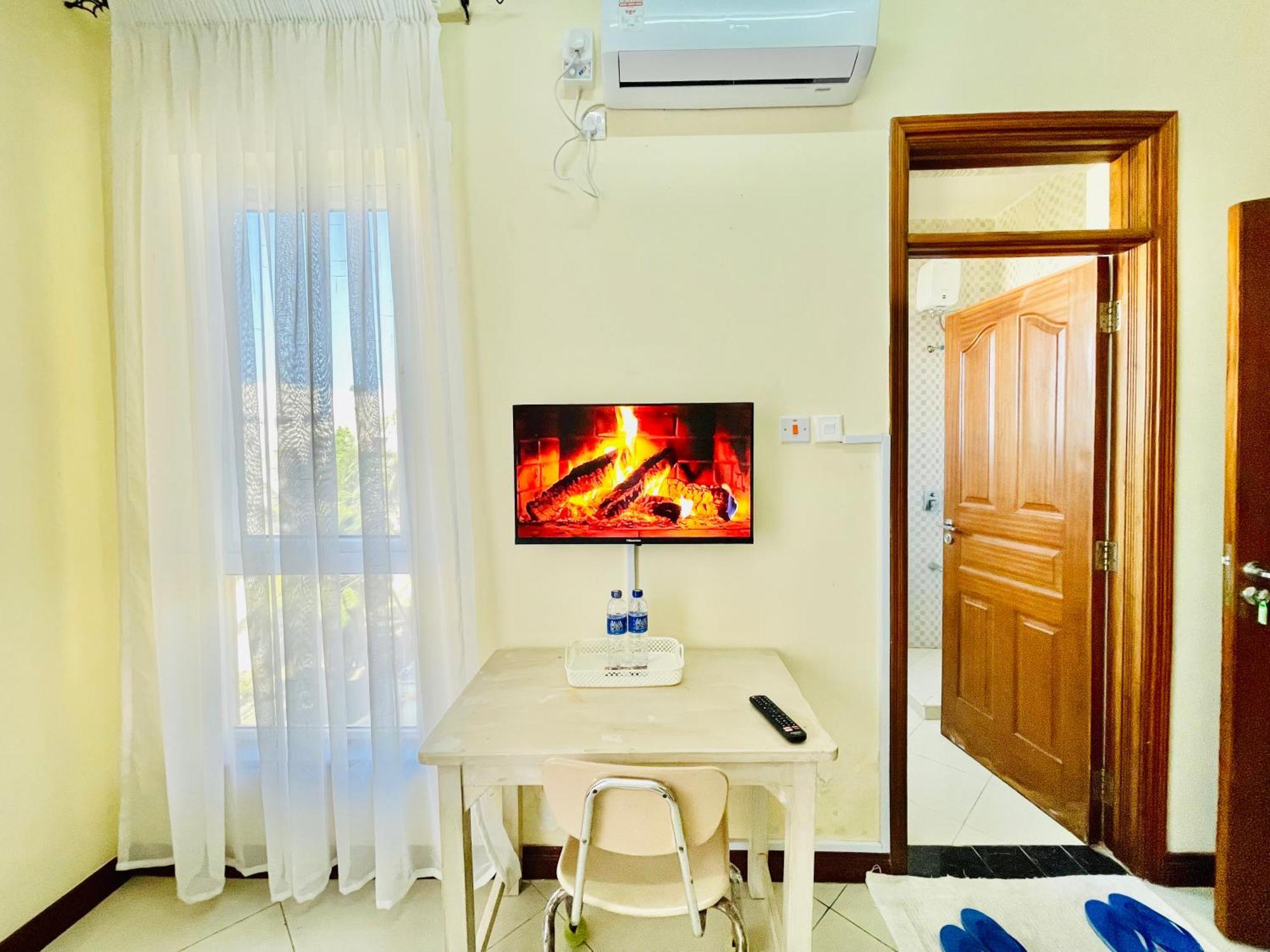 Bed and Breakfast Elna'S Nyali - Work & Unwind - Pool, Sea Views, Ac & Fast Wi-Fi Момбаса Екстер'єр фото