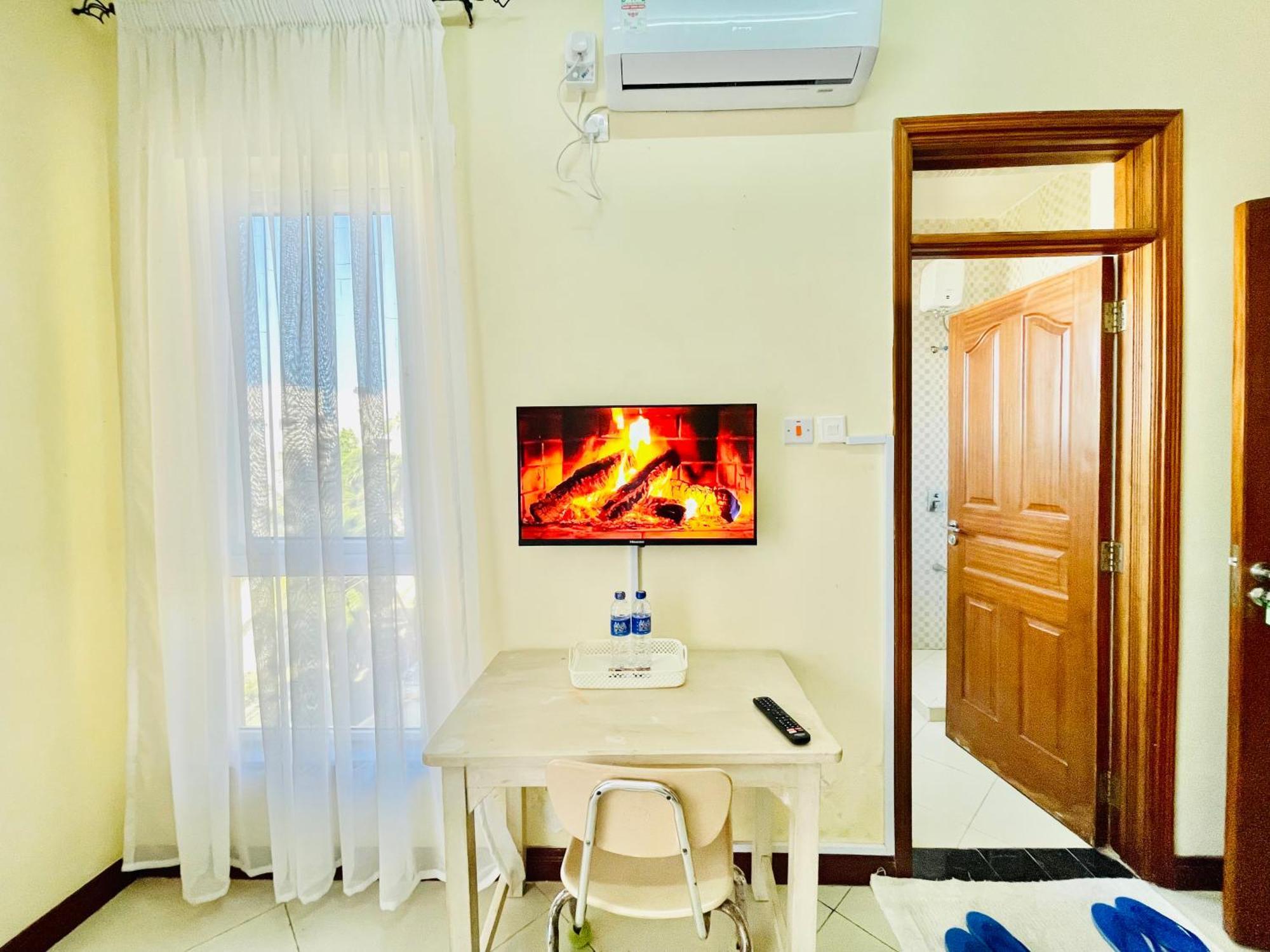 Bed and Breakfast Elna'S Nyali - Work & Unwind - Pool, Sea Views, Ac & Fast Wi-Fi Момбаса Екстер'єр фото