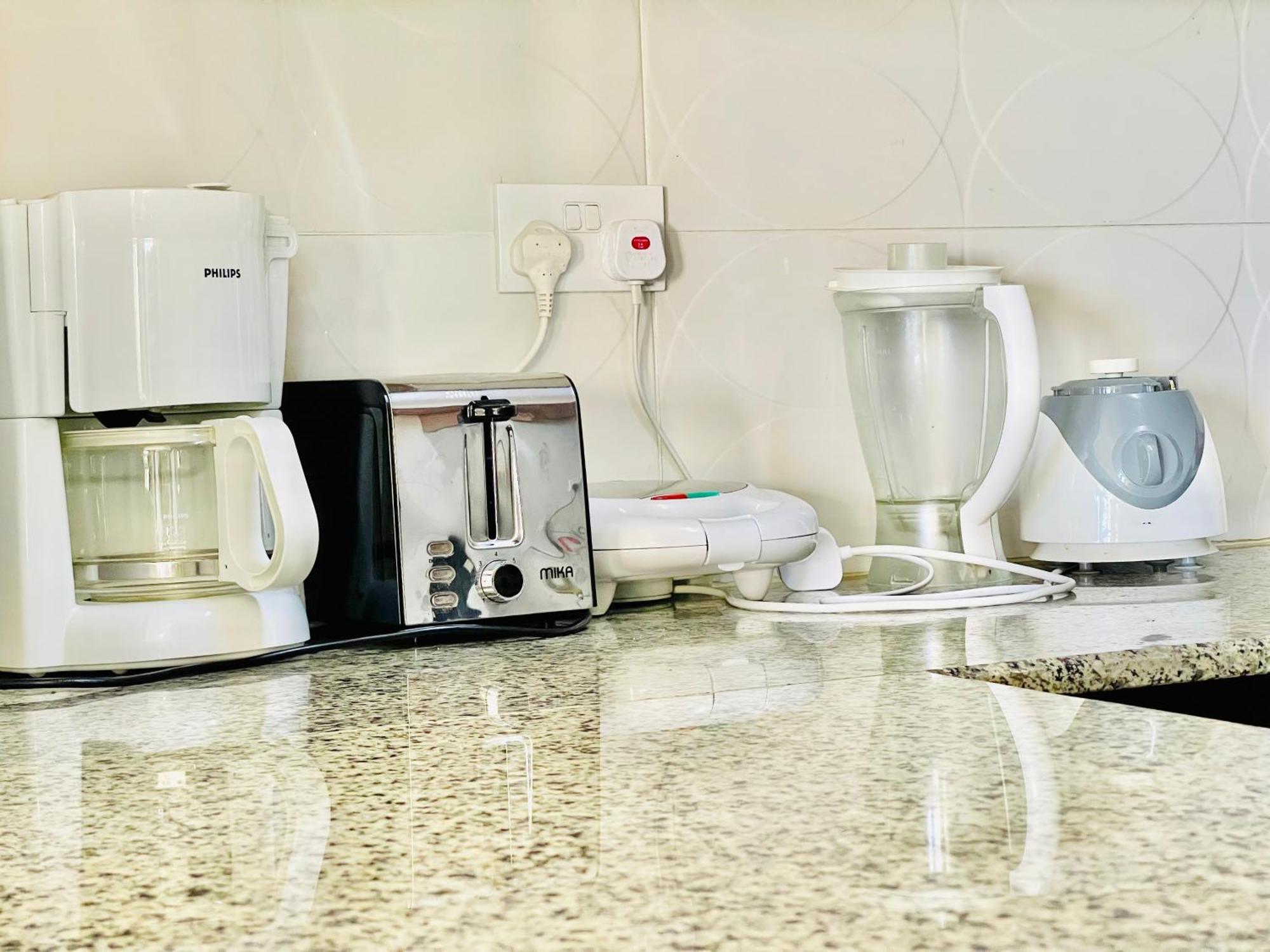 Bed and Breakfast Elna'S Nyali - Work & Unwind - Pool, Sea Views, Ac & Fast Wi-Fi Момбаса Екстер'єр фото