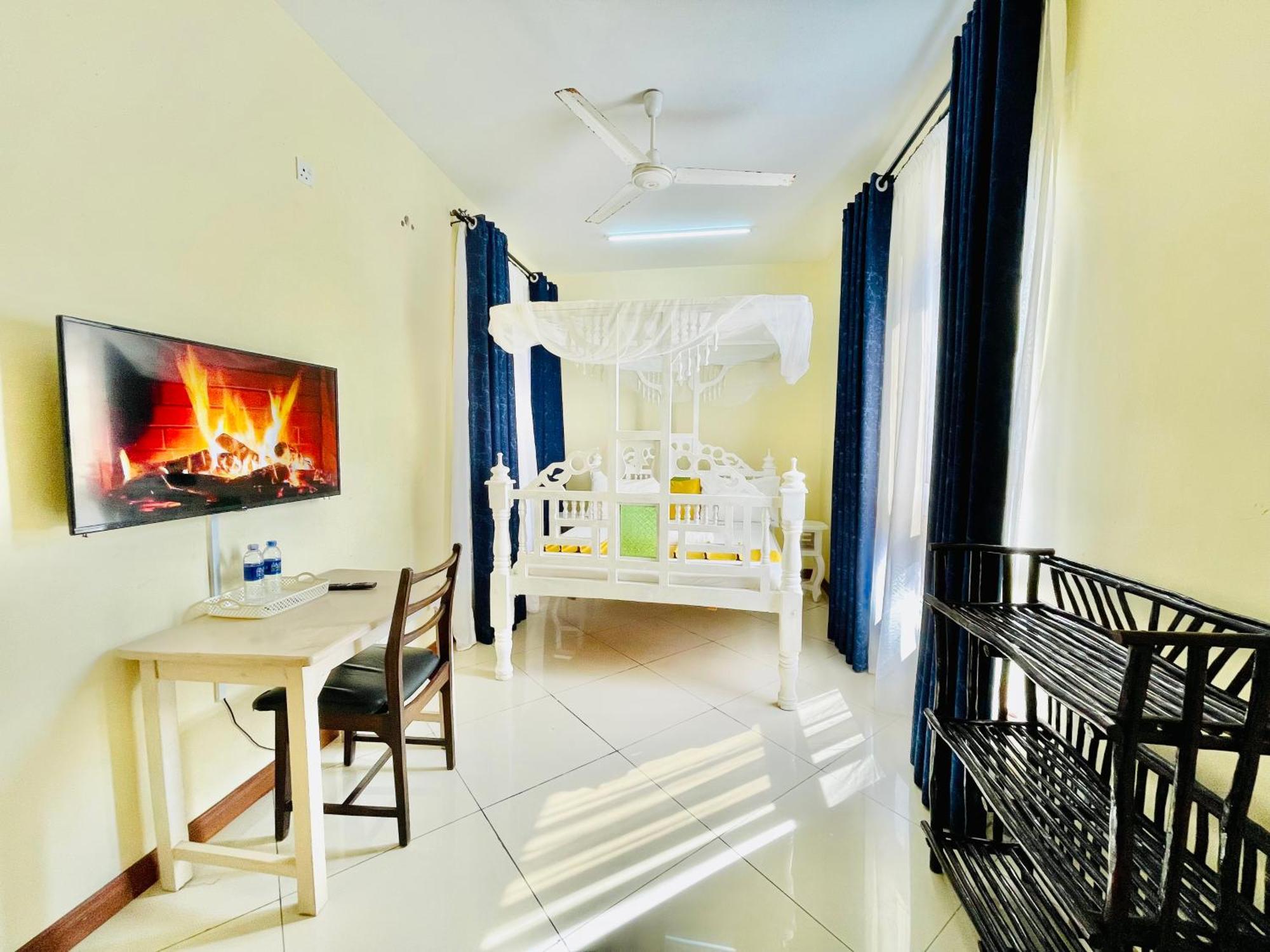 Bed and Breakfast Elna'S Nyali - Work & Unwind - Pool, Sea Views, Ac & Fast Wi-Fi Момбаса Екстер'єр фото