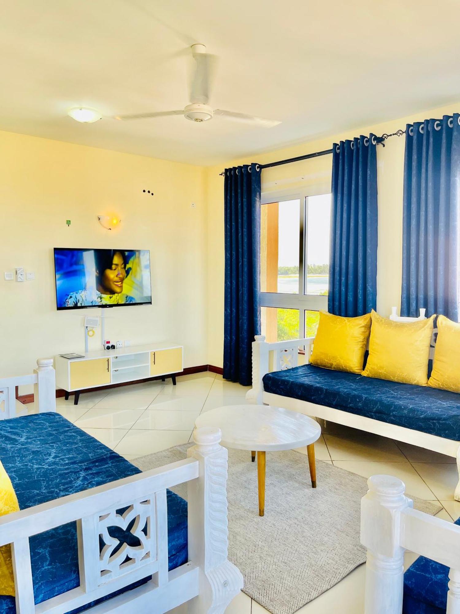 Bed and Breakfast Elna'S Nyali - Work & Unwind - Pool, Sea Views, Ac & Fast Wi-Fi Момбаса Екстер'єр фото