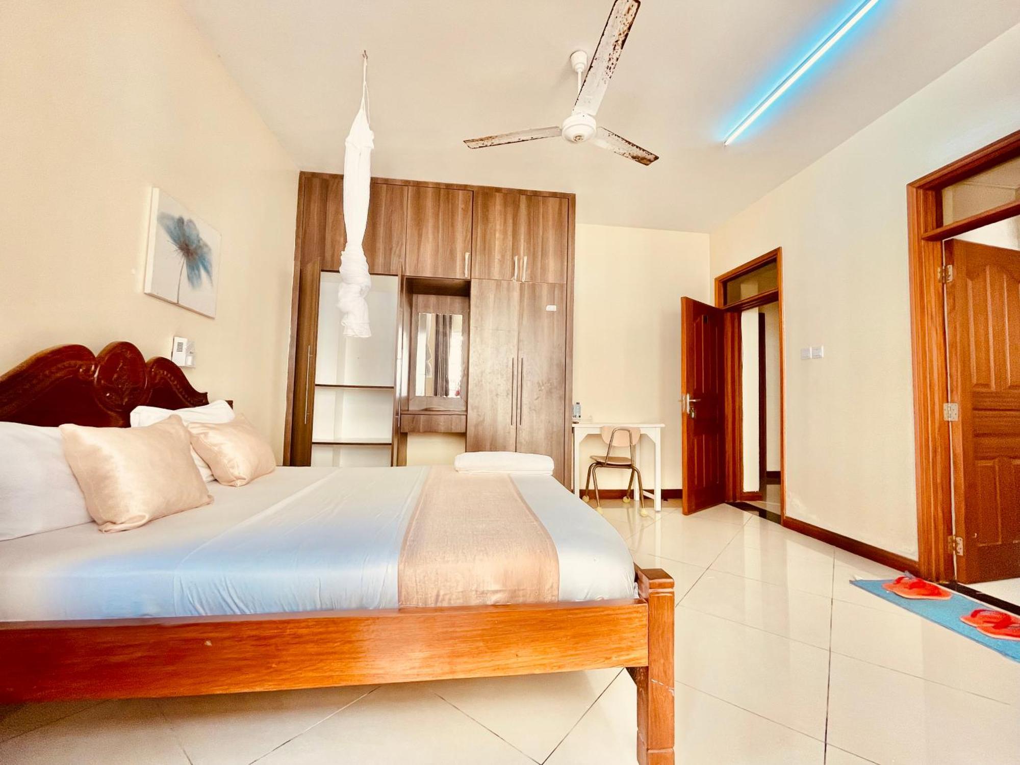 Bed and Breakfast Elna'S Nyali - Work & Unwind - Pool, Sea Views, Ac & Fast Wi-Fi Момбаса Екстер'єр фото